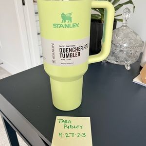 Stanley quencher 40oz